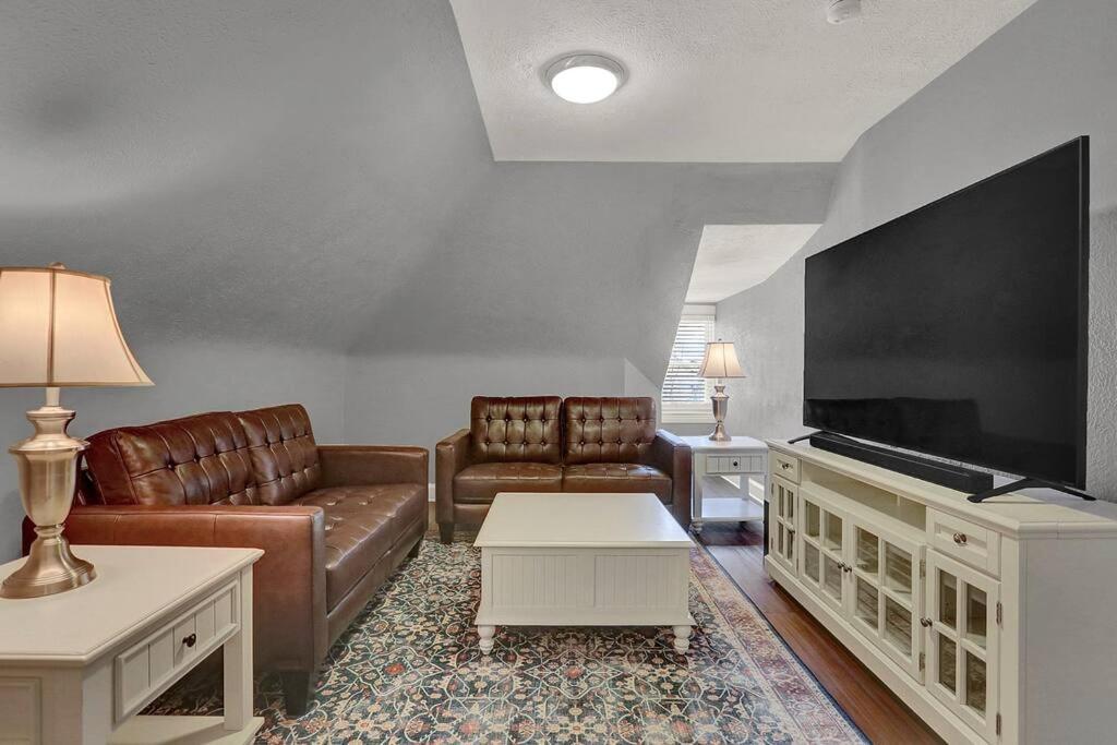 Suites On Seneca - Gorgeous One Bedroom Apartment Гаррисберг Экстерьер фото
