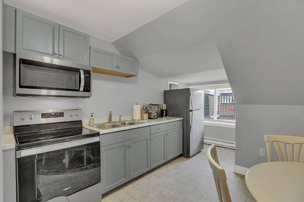 Suites On Seneca - Gorgeous One Bedroom Apartment Гаррисберг Экстерьер фото
