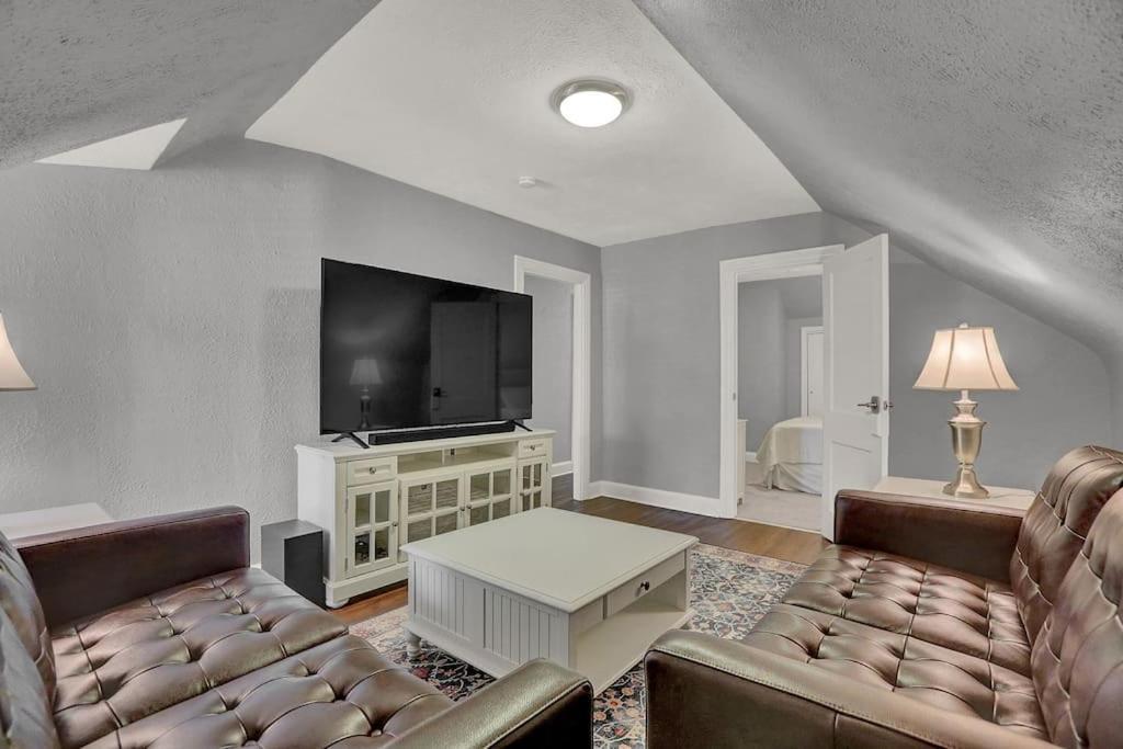 Suites On Seneca - Gorgeous One Bedroom Apartment Гаррисберг Экстерьер фото