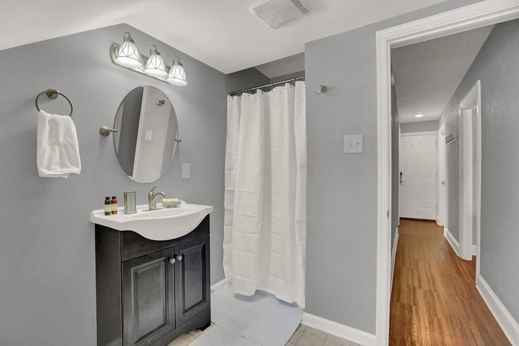 Suites On Seneca - Gorgeous One Bedroom Apartment Гаррисберг Экстерьер фото