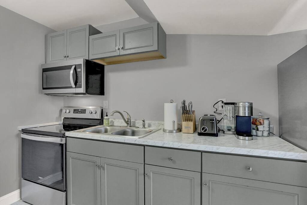 Suites On Seneca - Gorgeous One Bedroom Apartment Гаррисберг Экстерьер фото