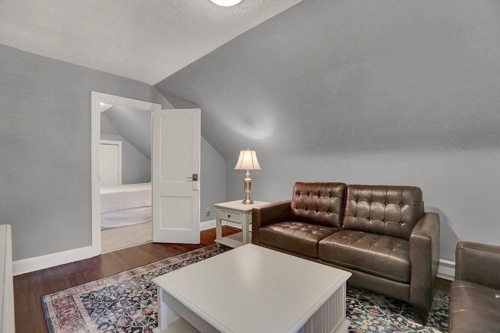 Suites On Seneca - Gorgeous One Bedroom Apartment Гаррисберг Экстерьер фото