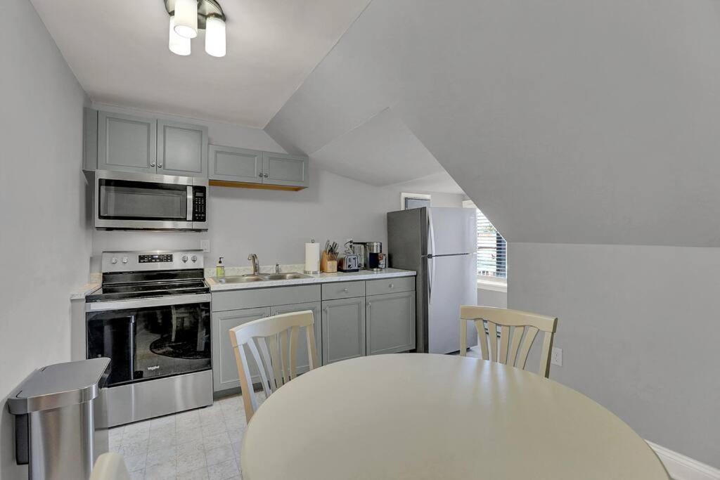 Suites On Seneca - Gorgeous One Bedroom Apartment Гаррисберг Экстерьер фото